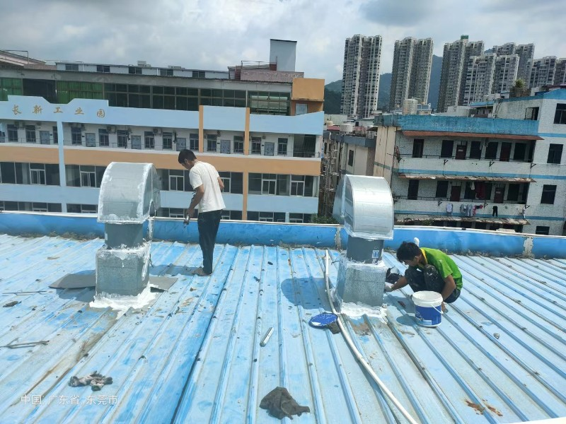 红坪镇钢结构屋面涂料维修方法